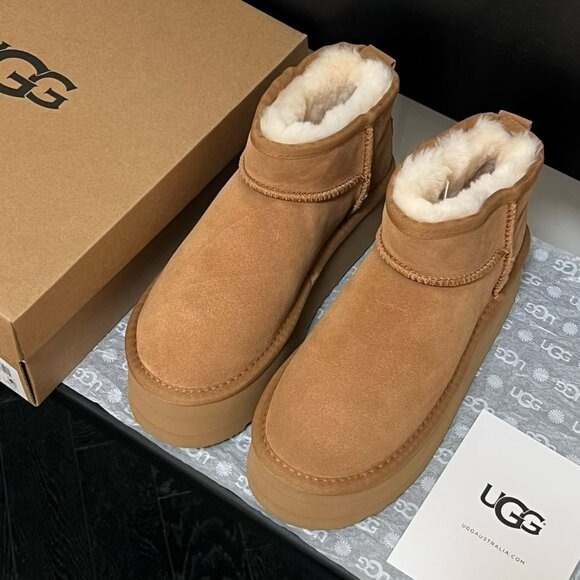 UGG Australia Classic Ultra Mini Platform Boots - Picture 4 of 7